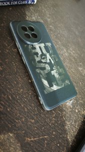 Maine yeh mobile cover recently liya aur honestly kaafi pasand aaya ?
Cover ka design simple but stylish hai, phone pe lagte hi look upgrade ho gaya ✨