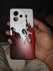 The case fits my iQOO Neo 10R perfectly and the design looks good. 
