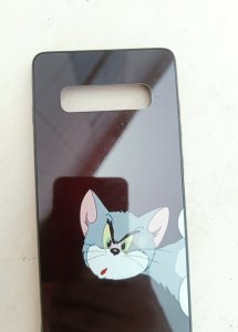 The case feels strong without looking unnecessarily bulky